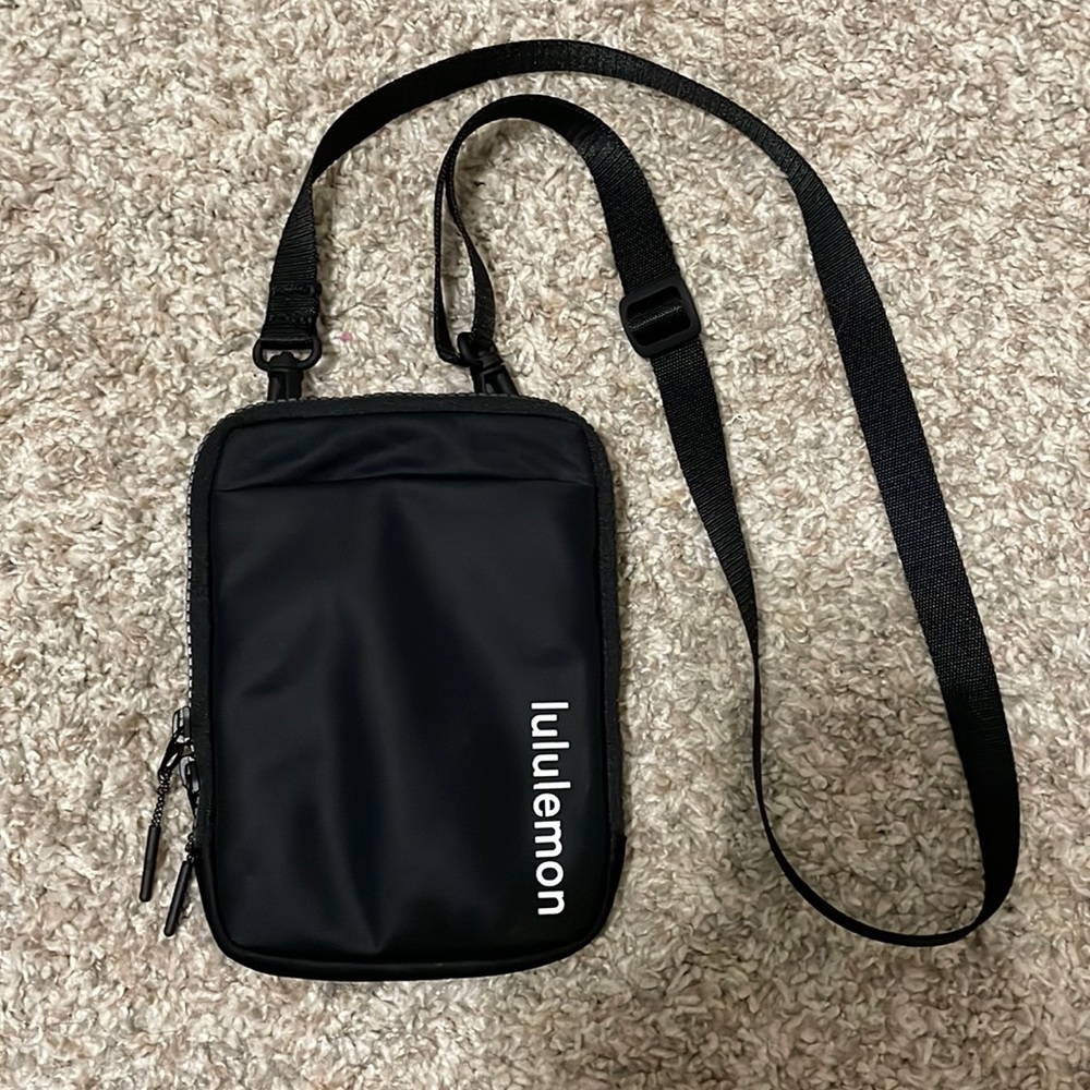 Lululemon Easy Access Crossbody Bag 1.5L